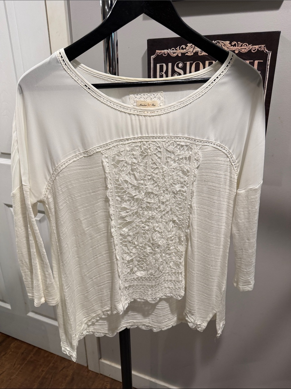 Anthropologie Meadow Rue Ivory 3/4 length Long-Sleeve Lace Front Top
